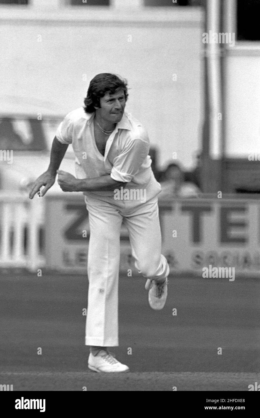 David Hughes (Lancashire) Bowling, Worcs vs Lancs, John Player League, New Road, Worcester 3rd sept 1978 Banque D'Images