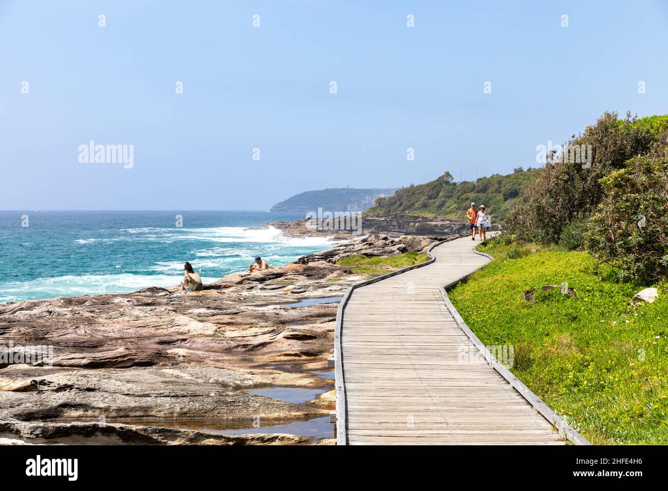 Curl Curl Sydney Coastline et Harry Eliffe BoardWalk le long de la côte entre Curl Curl et Freshwater, Sydney, Nouvelle-Galles du Sud, Australie Banque D'Images