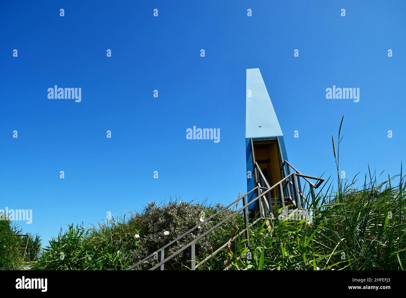 La tour Sound Tower sur les dunes à l'entrée de la plage à Chapel six Marshes, Lincolnshire, Royaume-Uni. Conçu par Rhys Cannon et Matthew Springett. Banque D'Images