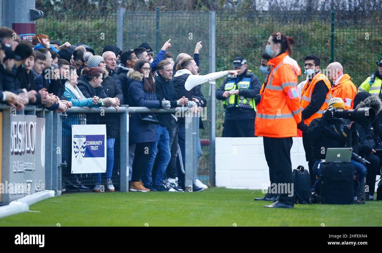 DAGENHAM, ANGLETERRE - JANVIER 15: Southend United fans pendant FA Trophy quatrième tour entre Dagenham et Redbridge et Southend United à Victoria Roa Banque D'Images
