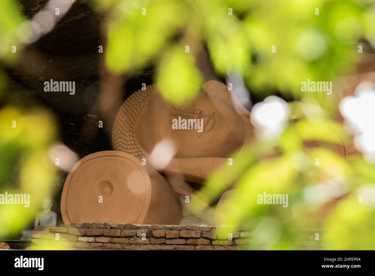 Statue de Bouddha inclinable, Hulannuge Tharulengala, Sri Lanka Banque D'Images