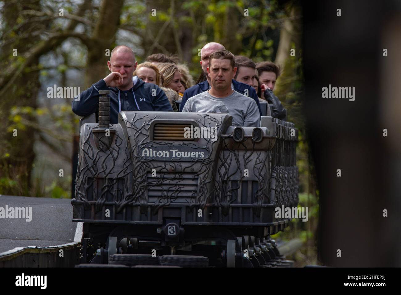 Alton Towers, Une PHOTO TRÈS rare du train de montagnes russes de 13 après la section arrière, Royaume-Uni meilleur parc à thème et montagnes russes Banque D'Images