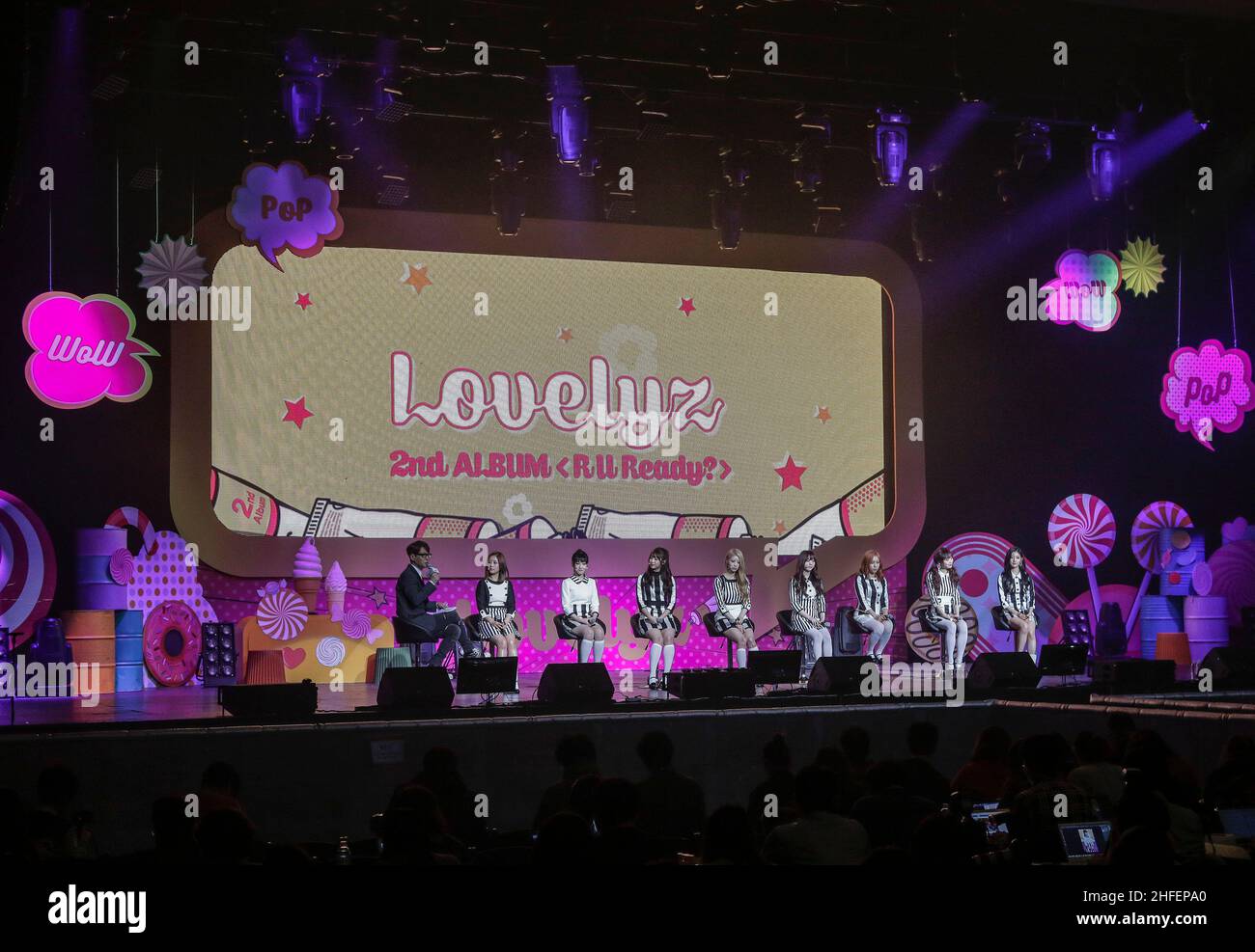 Le groupe South Korean Girl Lovelyz a organisé sa nouvelle exposition d'album au Blue Square Theatre de Séoul, en Corée du Sud. Banque D'Images