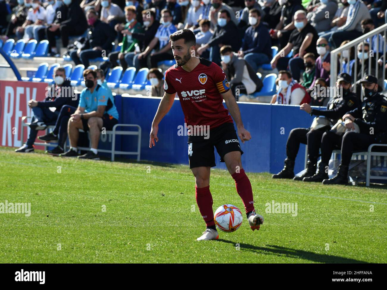 Majorque, Majorque, Espagne.16th janvier 2022.MALLORCA - JANVIER 16: Joueur de Valence Gaya #14 contrôle le ballon pendant la ronde de 16 du match Copa del Rey entre CD Atlético Baleares et Valence à l'Estadio Balear le 16 janvier 2022 à Majorque, Espagne.(Image de crédit : © Sara ARIB/PX Imagens via ZUMA Press Wire) Banque D'Images