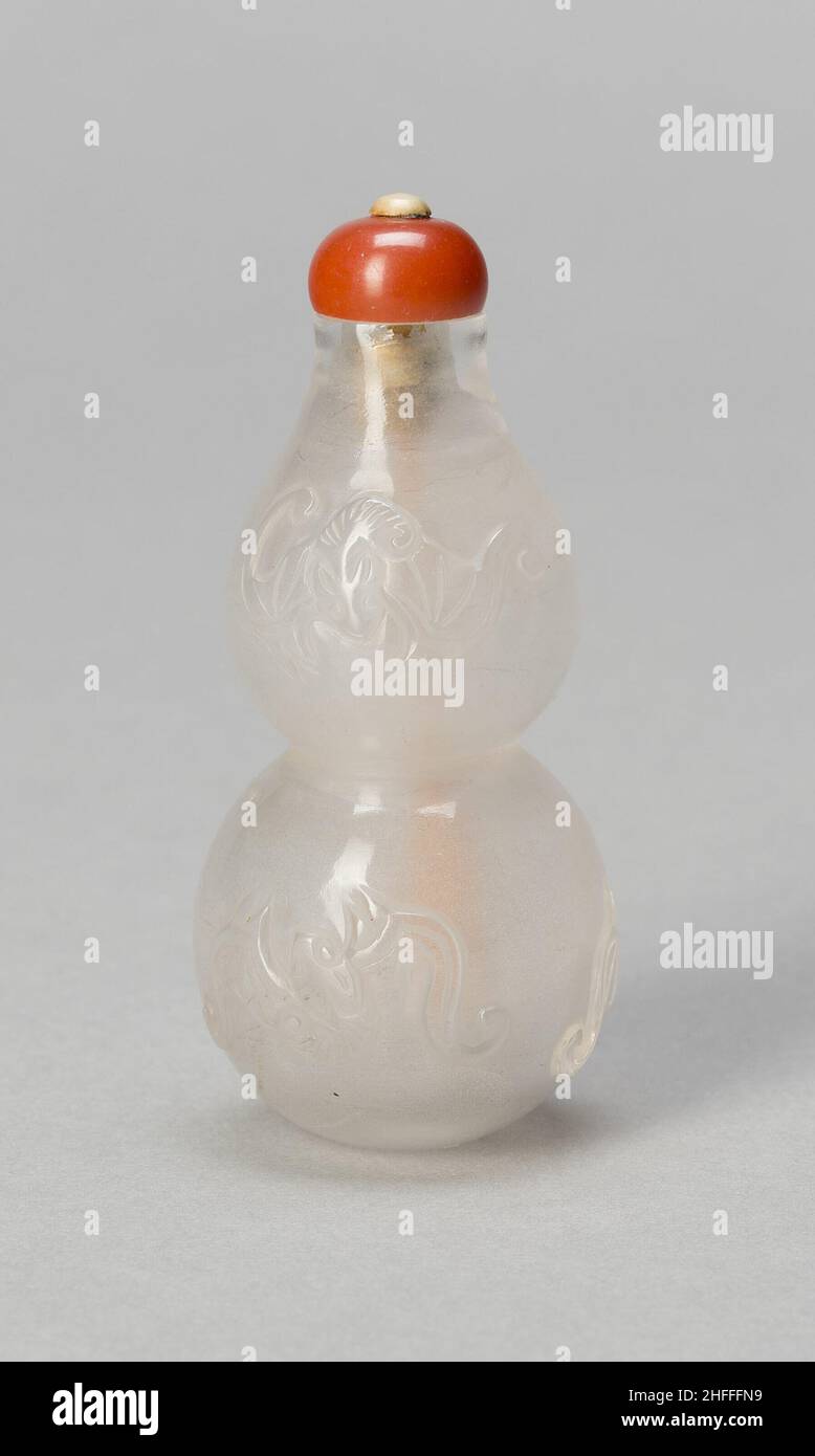 Gourd-forme de priser bouteille avec Bats, Qing dynastie (1644-1911), 1800-1900. Banque D'Images