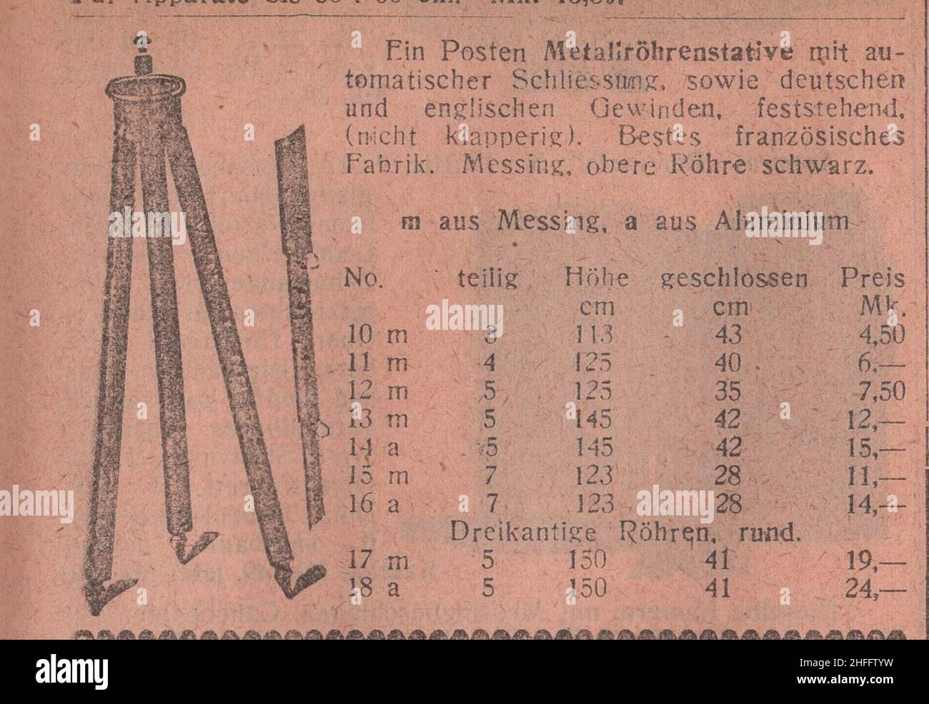 Rare document de photographie historique du 19th siècle de Berlin Allemagne.Ce catalogue richement illustré avec la liste de prix est présenté par Georg Leisegang qui a estabilé sa compagnie de vente de photographies à 1890.Ce catalogue de publicité avec gravures est de 1893-1896.la source est un catalogue original reconnu et sauvegardé ce que j'ai trouvé dans un marché aux puces.: Metaliröhrenstative / tube de métal tripodes Banque D'Images