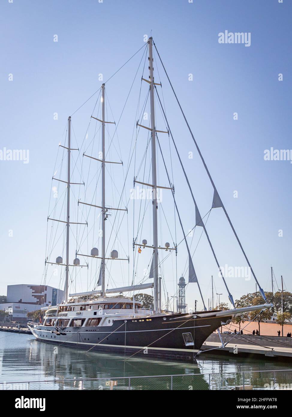 BARCELONE, ESPAGNE-15 JANVIER 2022: EOS yacht -- le plus grand yacht privé de voile dans le monde Banque D'Images
