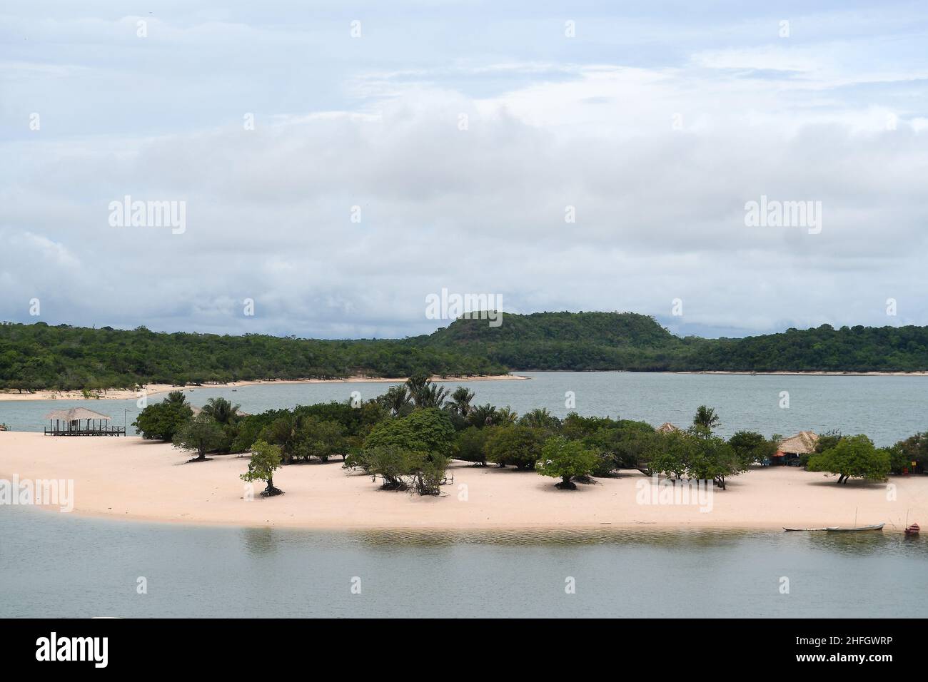 Vue sur l'île de l'Amour à Alter do Chão, État de Pará, région du nord.Une île avec des plages d'eau douce de la rivière Tapajós Banque D'Images