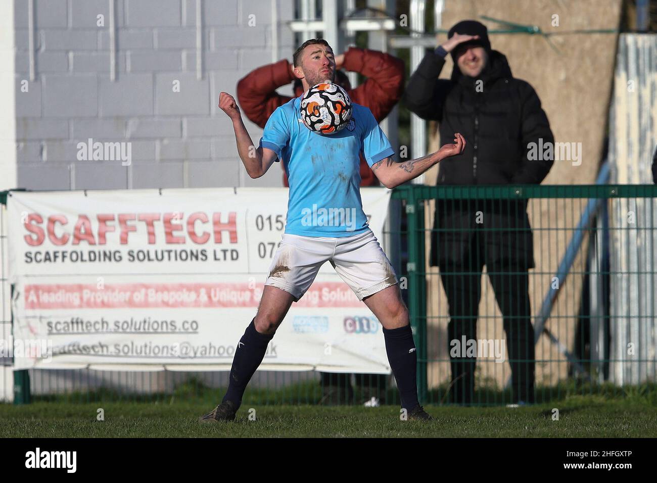 Le match de la FA National Sunday Cup entre Dock AFC et Campfield FC au Camell Laird FC Prahbu Ventures Ltd. Arena, Birkenhead, le dimanche 16th janvier 202 Banque D'Images