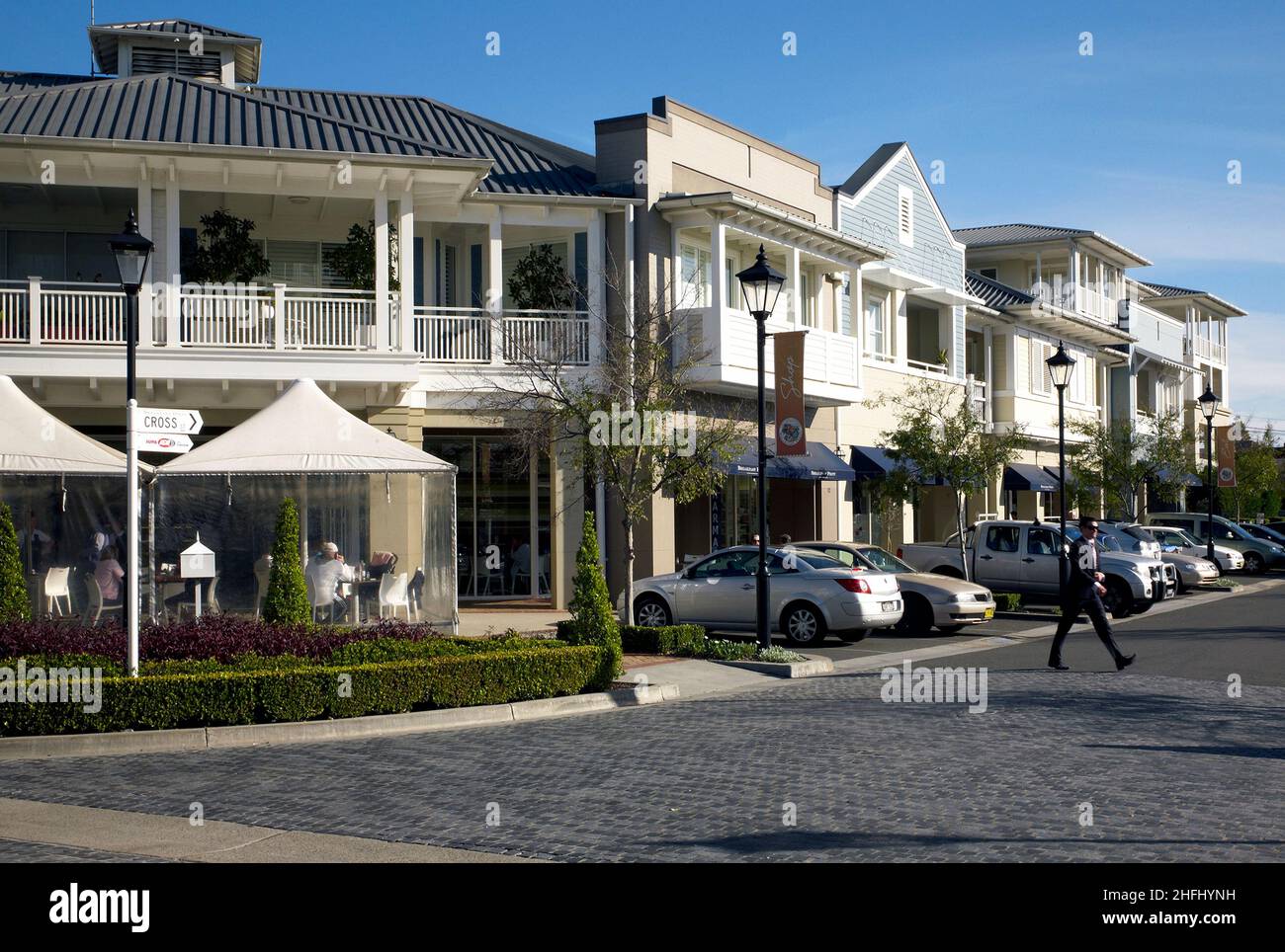 Photographie couleur d'appartements et de commerces, village résidentiel Breakfast point, Breakfast point, Sydney, Nouvelle-Galles du Sud, Australie, 2011. Banque D'Images