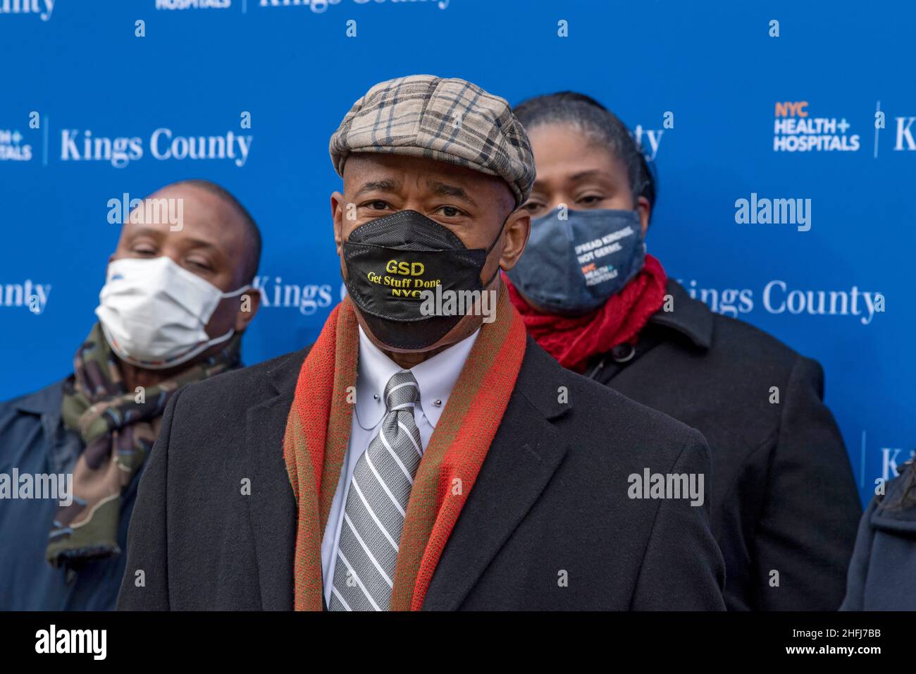 New York, États-Unis.16th janvier 2022.Le maire de New York, Eric Adams, prend la parole lors d'une conférence de presse sur la santé maternelle à l'extérieur de l'hôpital Kings County de New York.Clarke et Antonio Reynoso, président du Borough de Brooklyn, ont tenu une conférence de presse en dehors de l'hôpital du comté de Kings à Brooklyn pour appeler à un financement critique pour traiter la crise de mortalité maternelle parmi les femmes noires et éliminer le biais racial dans les soins maternels.Crédit : SOPA Images Limited/Alamy Live News Banque D'Images