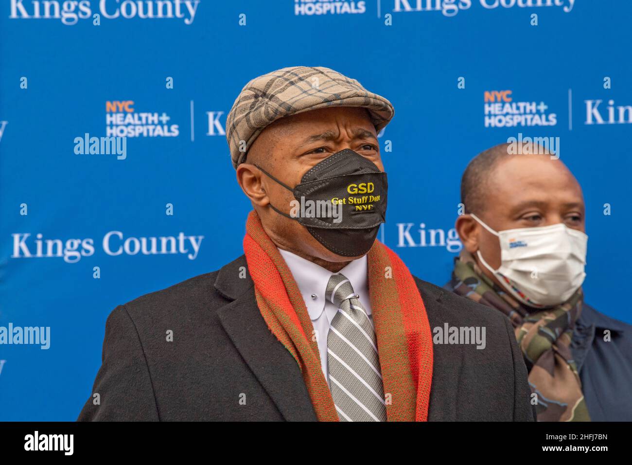 New York, États-Unis.16th janvier 2022.Le maire de New York, Eric Adams, prend la parole lors d'une conférence de presse sur la santé maternelle à l'extérieur de l'hôpital Kings County de New York.Clarke et Antonio Reynoso, président du Borough de Brooklyn, ont tenu une conférence de presse en dehors de l'hôpital du comté de Kings à Brooklyn pour appeler à un financement critique pour traiter la crise de mortalité maternelle parmi les femmes noires et éliminer le biais racial dans les soins maternels.Crédit : SOPA Images Limited/Alamy Live News Banque D'Images