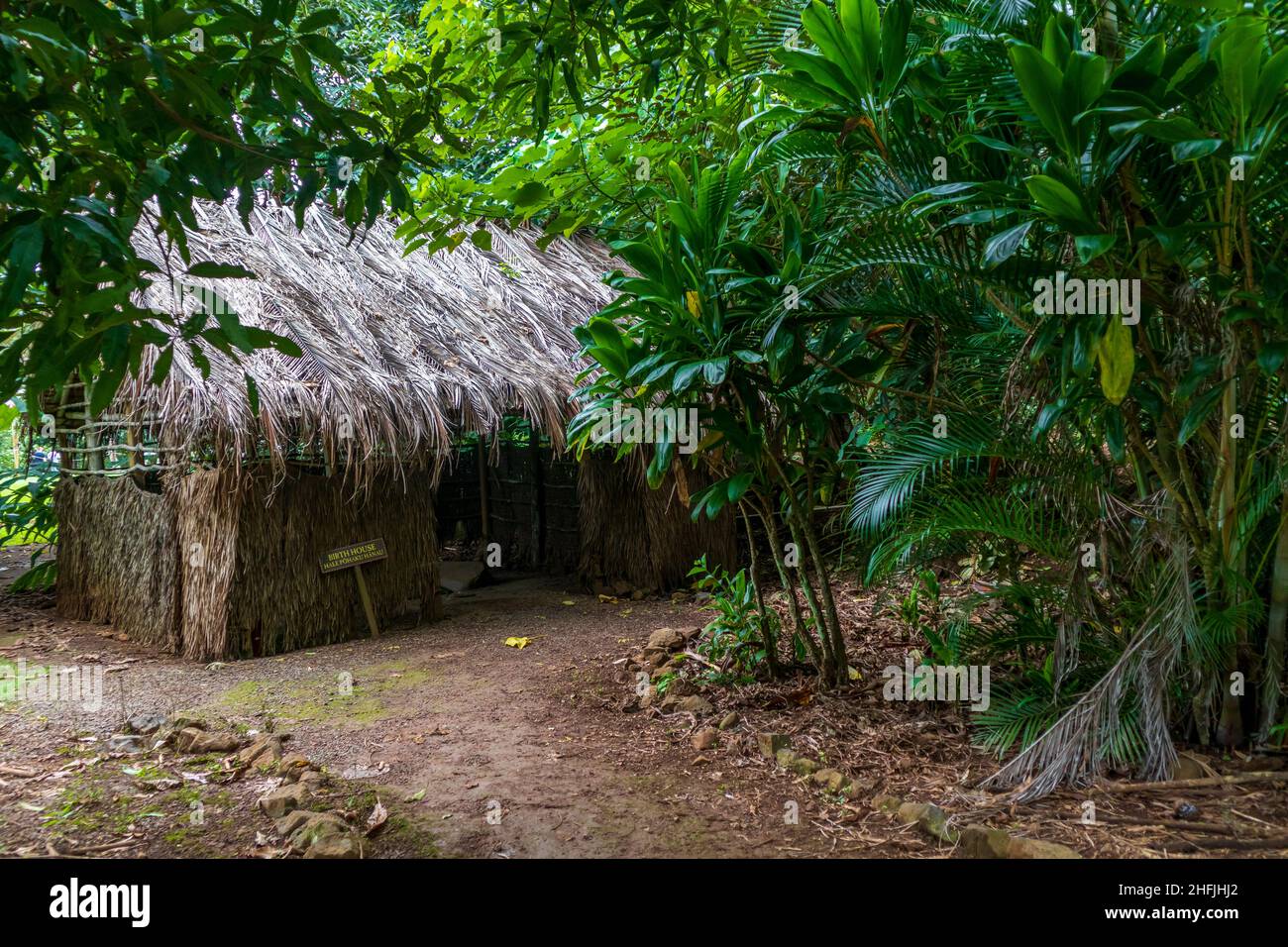 Kauai, Hawaï - 9 décembre 2021 : village hawaïen de Kamokila sur le banc de la rivière Wailua sur l'île de Kauai, Hawaï Banque D'Images