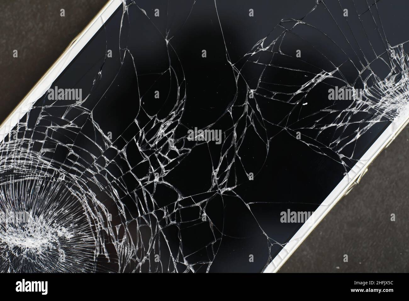 Fissure sur la vitre. Écran cassé. Téléphone cassé. Arrièreplan en — free download