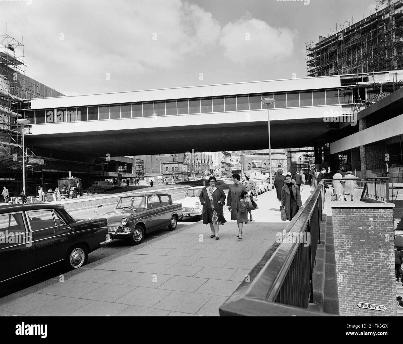 Bull Ring Centre, Birmingham, 30/04/1963.En regardant vers le nord vers le pont 4A sur le site du Bull Ring Centre, montrant le revêtement et le soffit récemment achevés de la structure. Banque D'Images
