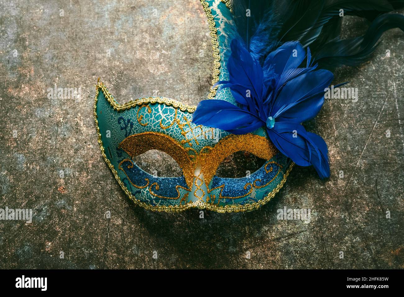 Masque de carnaval vénitien sur fond de grunge.Concept de célébration du Carnaval Banque D'Images
