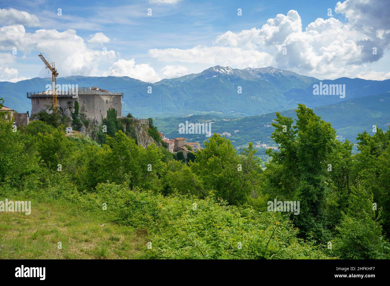 Macchiagodena, ancien village de la province d'Isernia, Molise, Italie, au printemps Banque D'Images