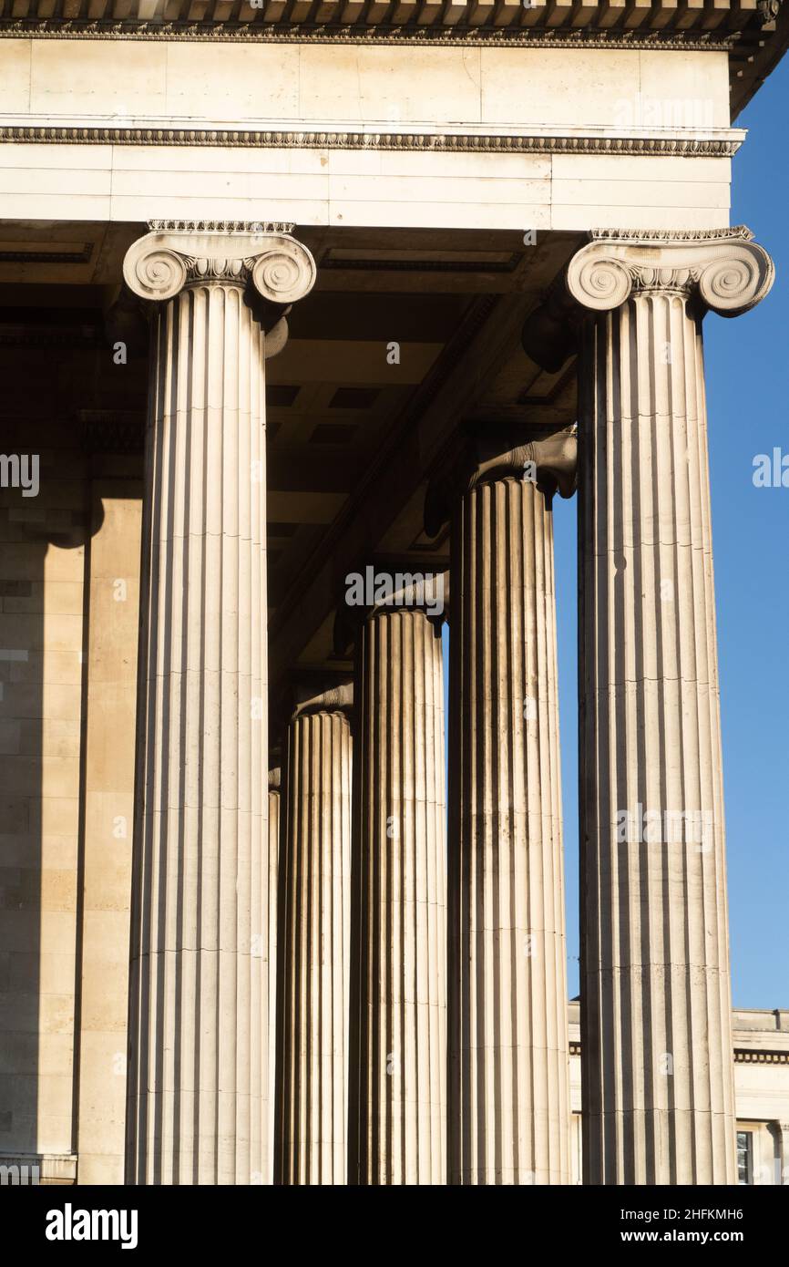 Le British Museum est un musée public dédié à l'histoire humaine, à l'art et à la culture situé dans le quartier de Bloomsbury à Londres Banque D'Images