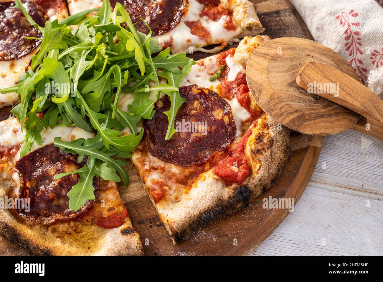 Four à pizza au feu de bois Banque D'Images