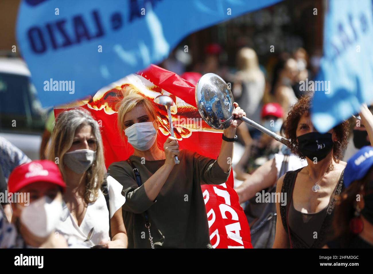 Cecilia Fabiano/Lapresse 24 juin 2020 Rome (Italie) Actualités démonstration de la cantine scolaire et#x2019;s ouvriers dans le pic : la manifestation devant le palais du gouvernement Banque D'Images