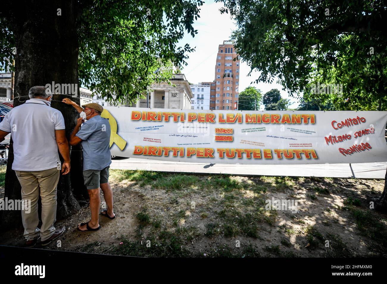 Claudio Furlan - Lapresse 18 juillet 2020 Milan (Italie) Actualités où est l'amnistie?Manifestation organisée par des comités antiracistes sur la Piazza Oberdan Banque D'Images