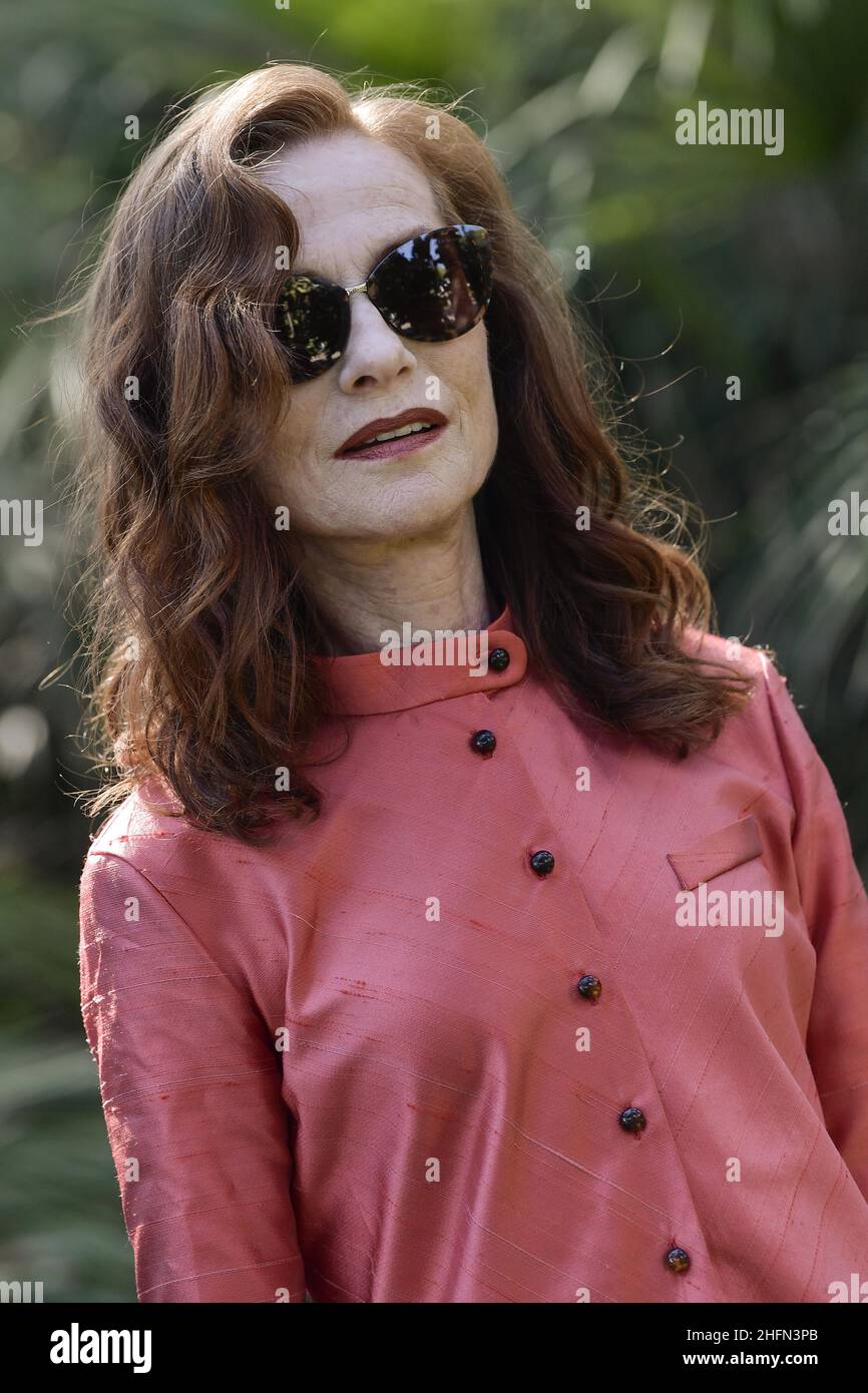 Appel "film Italie Sardegna Festival" - 3a edizione - jour 3.Nella foto:Isabelle Huppert photo Lapresse - Fabio Ferrari 25 juillet 2020 Cagliari, Italie Entertainment appel photo "Filming Italy Sardegna Festival" - édition 3rd - jour 3.Dans la photo: Isabelle Huppert Banque D'Images