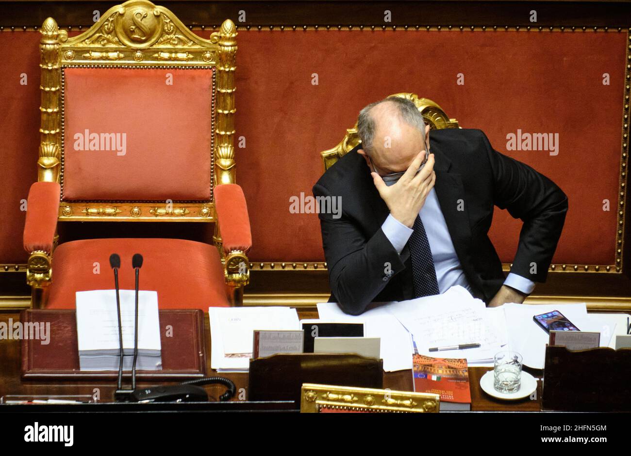 Mauro Scrobogna /Lapresse 29 juillet 2020 et#xA0; Rome, Italie Sénat politique - mesures d'écart budgétaire sur la photo: le ministre de l'économie Roberto Gualtieri Banque D'Images