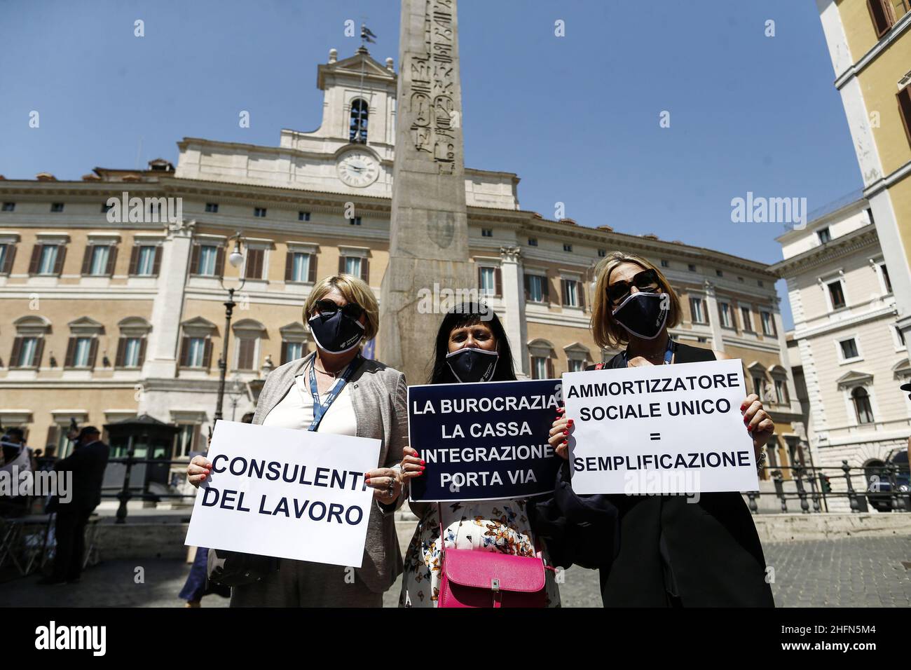 Cecilia Fabiano/Lapresse 29 juillet 2020 Rome (Italie) Actualités: Démonstration de consultants ouvriers dans le pic : les manifestants à Monte Citsqueorio Banque D'Images