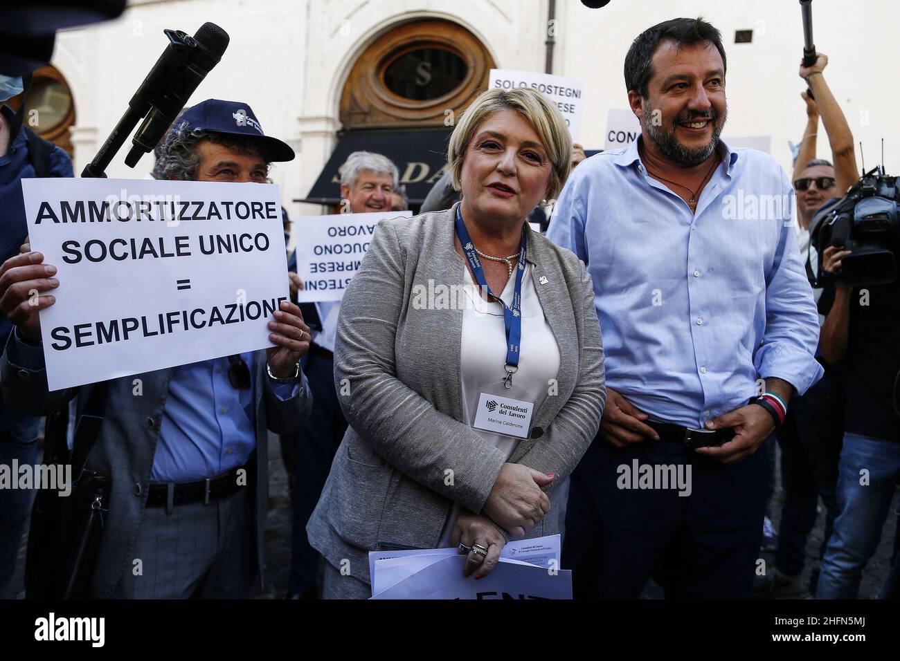 Cecilia Fabiano/Lapresse 29 juillet 2020 Rome (Italie) Actualités: Démonstration de consultants en travailleurs dans le cadre du pic : Matteo Salvini , Marina Calderone Banque D'Images
