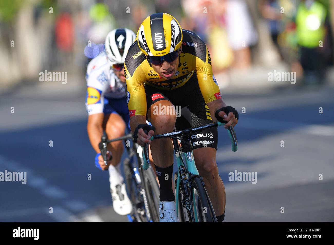 PISCINE Getty Images/Lapresse août 08 2020 Sanremo (Italie) Sport Cycling 111 Edition Milano Sanremo - de Milan à Sanremo - 305 km dans la photo: Wout van Aert (Team Jumbo - Visma),Julian Alaphilippe (Deceuninck - Quick-Step) Banque D'Images