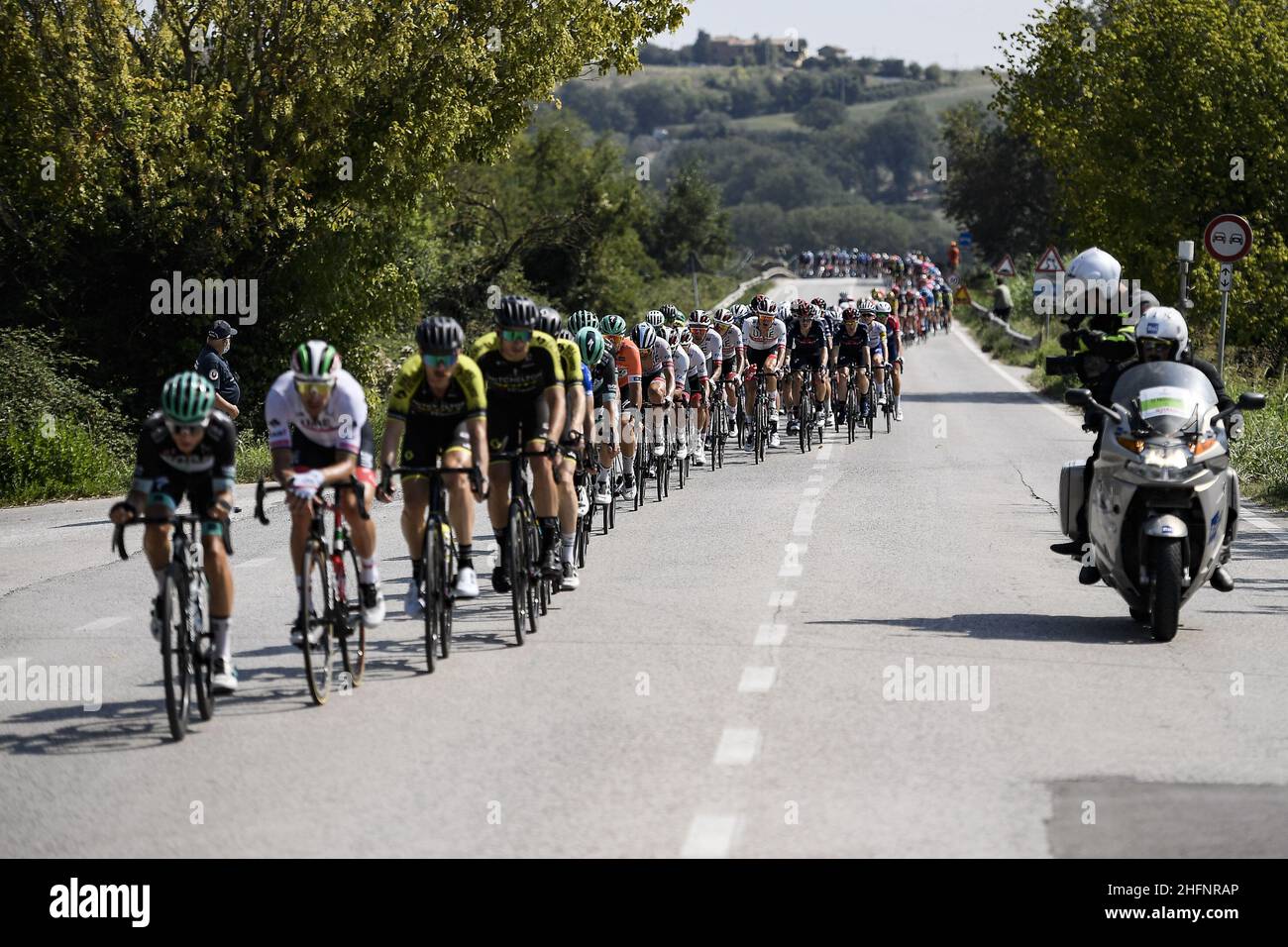 Lapresse - Marco Alpozzi septembre, 12 2020 Castelfidardo (Italie) Sport Cyclisme Tirreno Adriatico Edition 55 - de Castelfidardo à Saiguallia - 171 km dans la photo: Peloton Banque D'Images