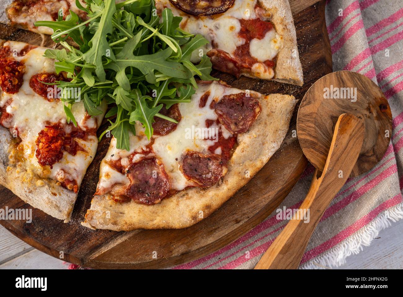 Four à pizza au feu de bois Banque D'Images