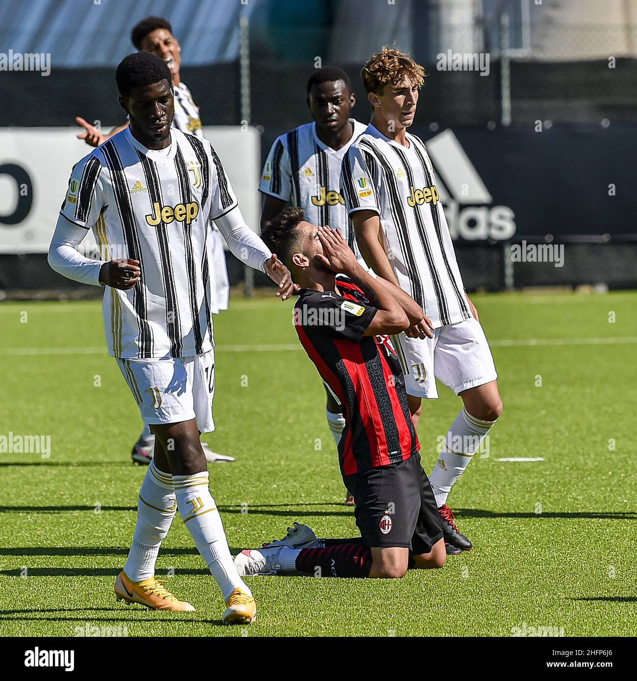 Lapresse/Nicol&#xf2; Campo 3 octobre 2020 Vinovo (Turin) (Italie) Sport - football Juventus FC U19 vs AC Milan U19 - Campionato Primavera 1 dans la photo: Andrea Capone (Milan) semble abattu Banque D'Images