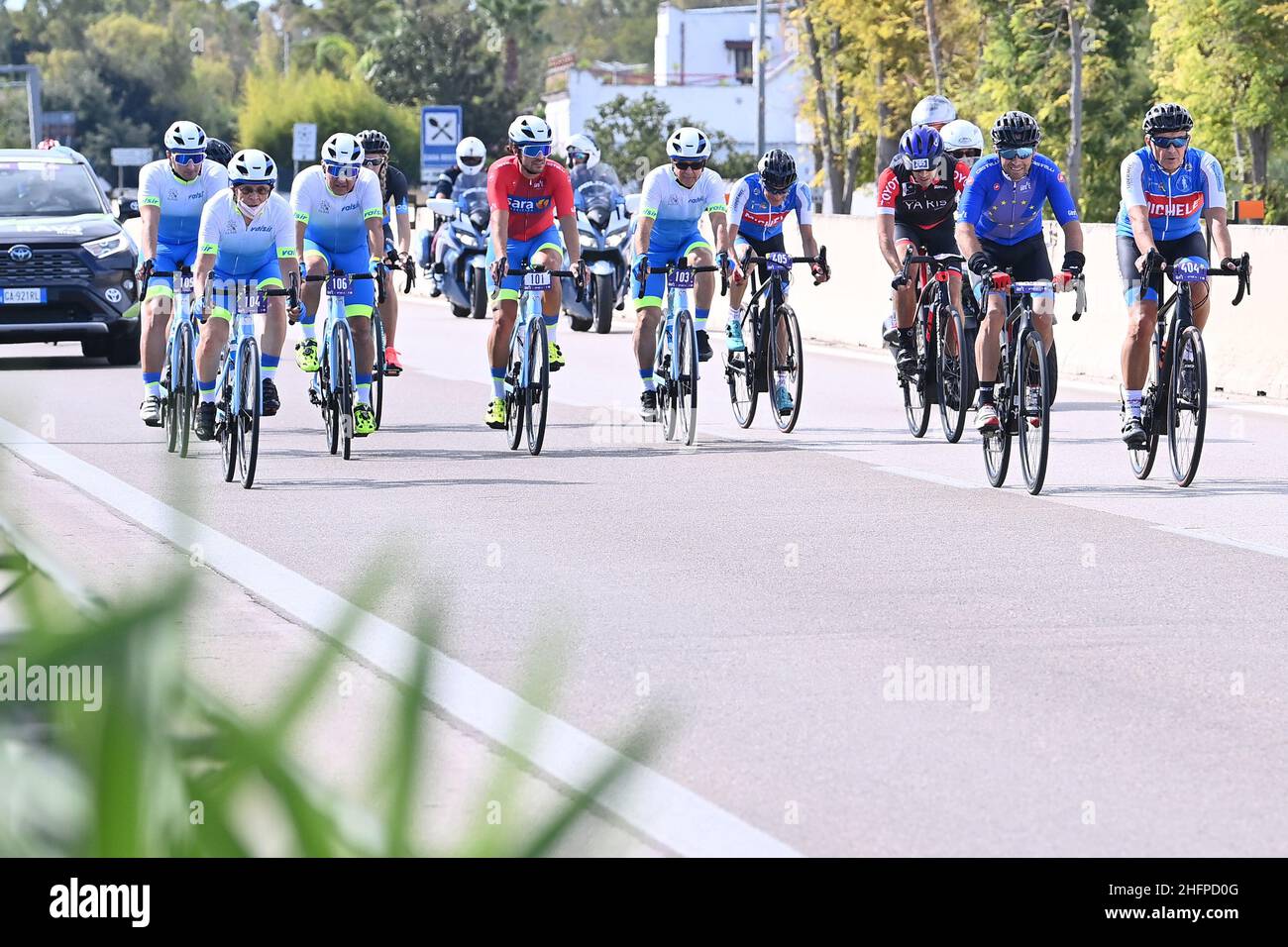 Foto Lapresse/Alfredo Falcone09/10/2020, Grottaglie-Brindisi (Italia)Sport CiclismoGiro d'Italia 2020 &#x2013; Giro E - 6a tagna da Grottaglie a Brindisi Nella foto:&#xA0;Giro E Tappa 6Photo LaPresse/Alfredo Falconeiro Gília a Brintje - 9 octobre 2020, Gyntagi - 2020 Grotjali Grotji Grotdislie O'x2013, Bricji Grotje - 6;bricji di Grotjali Grotje - xA0;giro E Trotjari Grotjali 6,,,,,, Banque D'Images