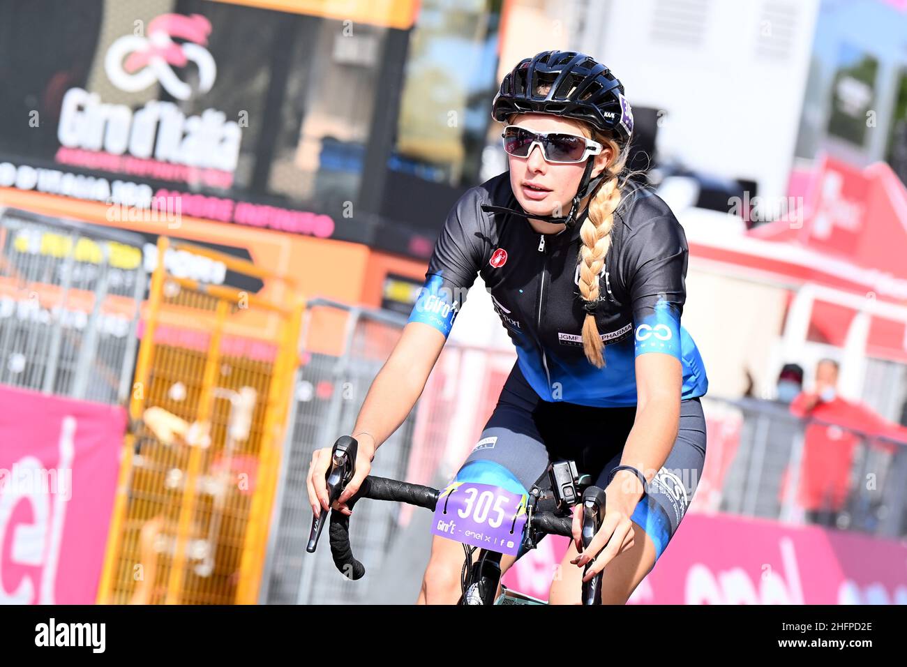 Foto Lapresse/Alfredo Falcone09/10/2020, Grottaglie-Brindisi (Italia)Sport CiclismoGiro d'Italia 2020 &#x2013; Giro E - 6a tagna da Grottaglie a Brindisi Nella foto:&#xA0;Giro E Tappa 6Photo LaPresse/Alfredo Falconeiro Gília a Brintje - 9 octobre 2020, Gyntagi - 2020 Grotjali Grotji Grotdislie O'x2013, Bricji Grotje - 6;bricji di Grotjali Grotje - xA0;giro E Trotjari Grotjali 6,,,,,, Banque D'Images