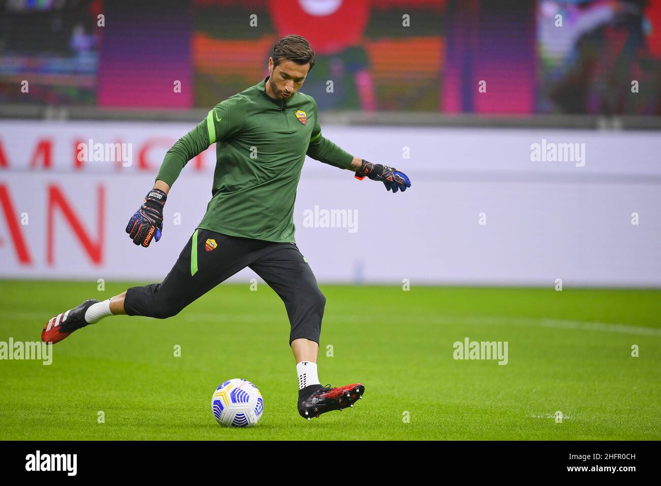 Fabio Rossi/AS Roma/Lapresse 26/10/2020 Milan (Italie) Sport football Milan-Roma Ligue italienne de football série A Tim 2020/2021 - Stadio San Siro dans le pic: Antonio Mirante Banque D'Images