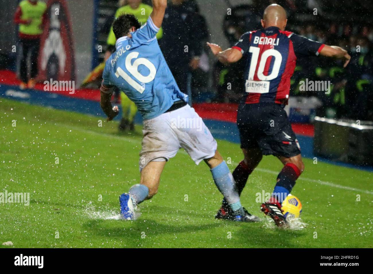 francesco mazzitello/Lapresse novembre 21, 2020 Crotone, Italie football sportif Crotone vs Lazio - Championnat italien de football Ligue A TIM 2020/2021 - Ezio Scida Stadium in the pic: Parolo, benali Banque D'Images