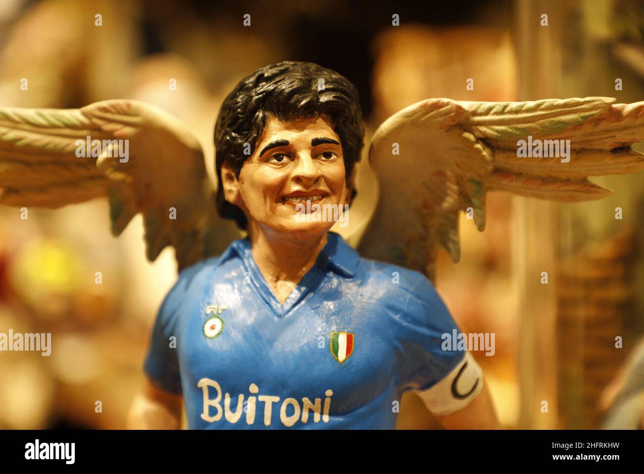 Foto Fabio Sasso/Lapresse 30/11/2020 Napoli - ItaliaCronacaNapoli (San Gregorio Armeno), statuette en terre cuite per il presepe di Maradona e Presidente USA Biden del Maestro Gennaro Di VirgilioNella foto:la statuetta di Diego Armando MaradonaPhoto Fabio Sasso/LaPresse30/11/2020 Naples - ItalieNewsNaples, figurines en terre cuite pour la crèche de Maradona et le président des États-Unis Biden par Maestro Gennaro Di VirgilioIn la photo: Diego Armando Maradona Banque D'Images