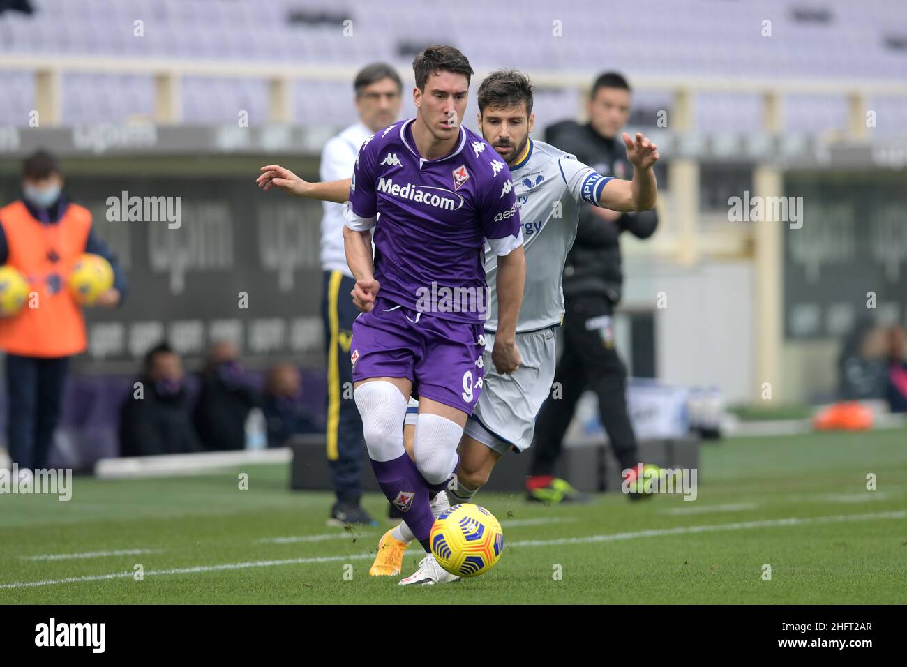 Lapresse - Jennifer Lorenzini 19 décembre 2020 Firenze (Italie) Sport Soccer Fiorentina - Hellas Verona Italian football Championship League A TIM 2019/ 2020 - Stade "Artemio Franchi" dans le pic: Dusan Vlahovic, Miguel Veloso Banque D'Images