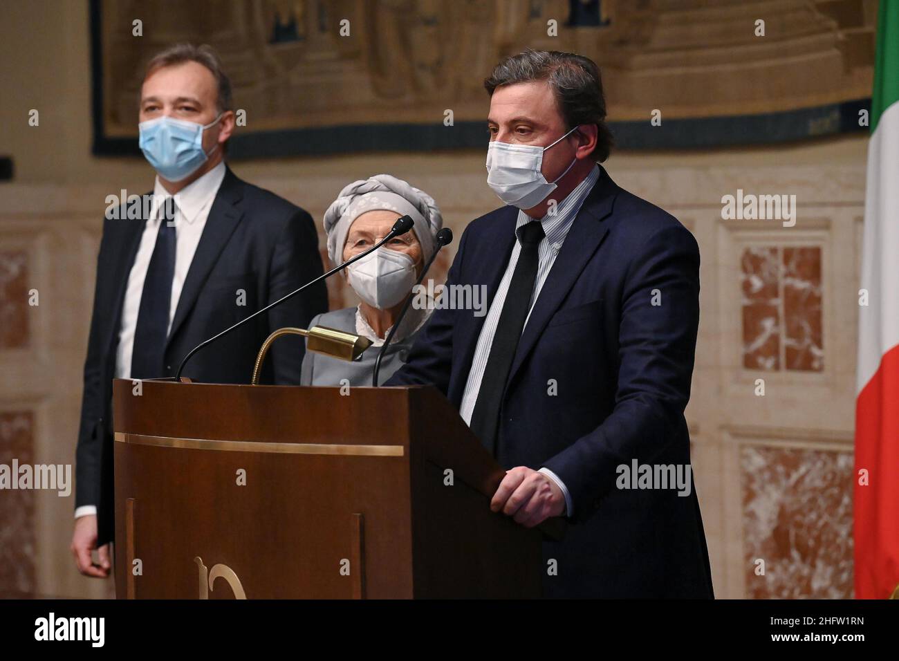 Foto Alessandro Di Meo/POOL Ansa/LaPresse08 febbraio 2021 Roma, Italia Politica Seconda tornata delle consultazioni tra il premier incaricato Mario Draghi e i gruppi parlamentariNella foto:Matteo Richetti, Emma Bonino, Carlo Calenda - Azione, + Europa, Radicali italianiPhoto Alessandro Di Meo/POOL Ansa/LaPresseFevrier 08, 2021 Rome (Italie) politique le Premier désigné Mario Draghi lance une nouvelle série de consultations avec les partis politiques italiens sur la formation d'un nouveau gouvernement largement soutenu.le pic: Matteo Carlo Bonenda, Emma Richino, Calenda Banque D'Images