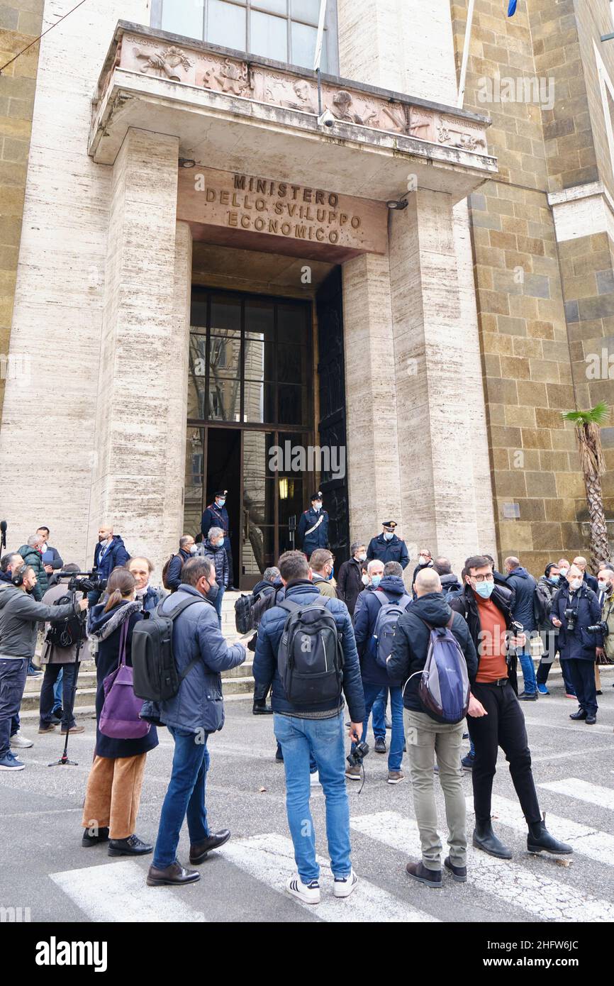 Mauro Scrobogna /Lapresse 19 février 2021 et#xA0; Rome, Italie Actualités Ministère du développement économique - rencontre de l'ancien Ilva sur la photo: Ministère du développement économique Banque D'Images