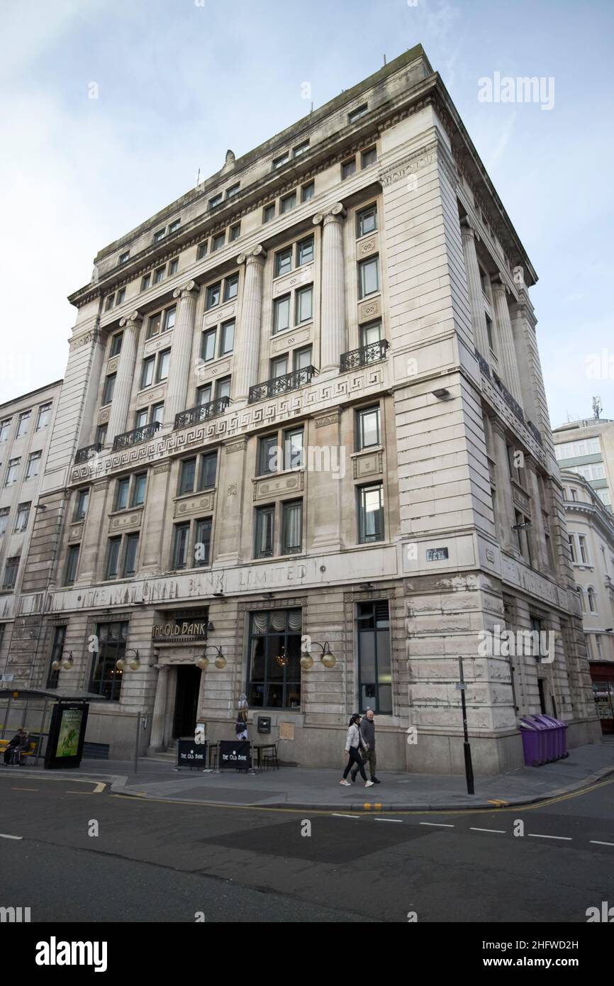 L'ancien pub de banque dans l'ancien bâtiment de banque nationale Liverpool Angleterre Royaume-Uni Banque D'Images