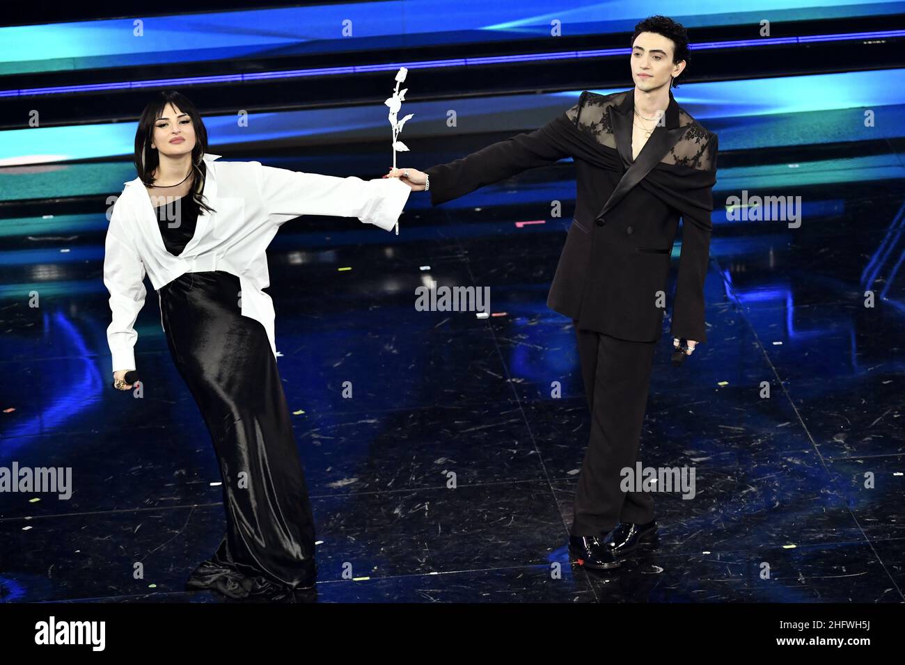 Foto Matteo Rasero/Lapresse 04 Marzo 2021 Sanremo, Italia Spittacolo Festival di Sanremo 2021, terza serata Nella foto: Michele Bravi, Arisa photo Matteo Rasero/Lapresse 04 mars 2021 Sanremo, Italie Entertainment Sanremo Music festival 2021, troisième soirée sur la photo: Michele Bravi, Arisa Banque D'Images