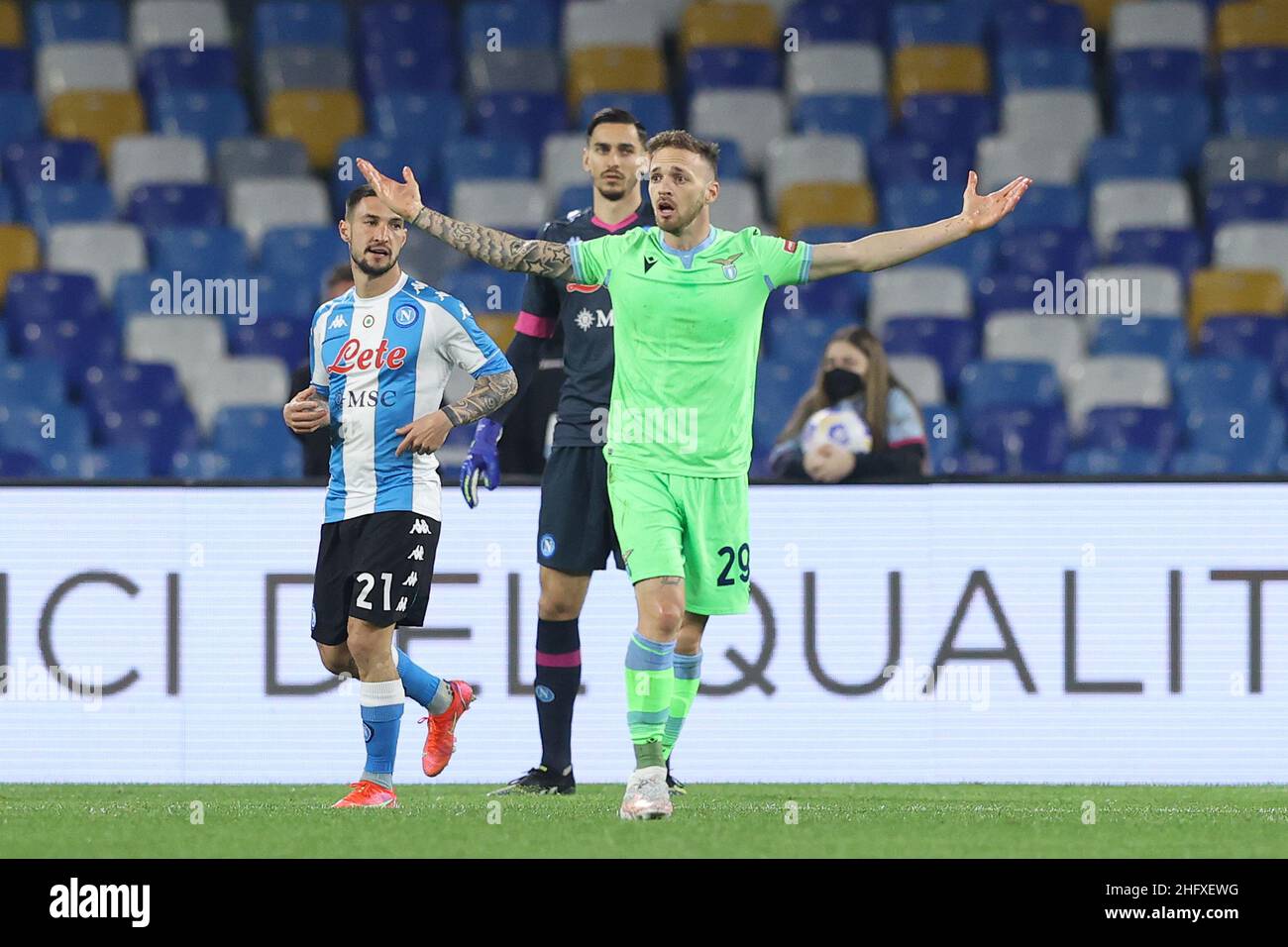 Alessandro Garofalo/Lapresse 22 avril 2021 Naples, Italie football sportif Napoli vs Lazio - Ligue italienne de football A TIM 2020/2021 - Stade Diego Armando Maradona.Dans la photo: Manuel Lazzari (SS Lazio) Banque D'Images