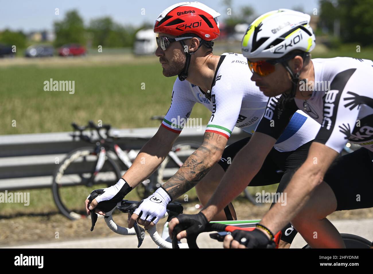 Fabio Ferrari/Lapresse 21 mai 2021 Italie Sport Cycling Giro d'Italia 2021 - 104th Edition - Stage 13 - de Ravenne à Vérone dans la photo: Pendant la course.NIZZOLO Giacomo (ITA) (ÉQUIPE QHUBEKA ASSOS) Banque D'Images