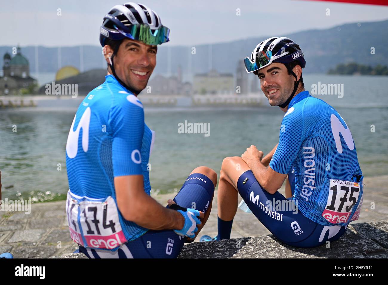 Foto Massimo Paolone/Lapresse 29 maggio 2021 Italia Sport Ciclismo Giro d'Italia 2021 - edizione 104 - Tappa 20 - Da Verbania a Valle Spluga Alpe Motta (km 164) Nella foto:OLIVEIRA Nelson (por) (ÉQUIPE MOVISTAR) , PEDRERO Antonio (ESP) (ÉQUIPE MOVISTAR) photo Massimo Paolone/Lapresse 29 mai 2021 Italie Sport Cycling Giro d'Italia 2021 - 104th édition - Stage 20 - de Verbania à Valle Spluga Alpe Motta dans le pic:OLIVEIRA NELSON (ÉQUIPE DE MOVISTAR) , PEDRERO ANTONIO (ESP) (ÉQUIPE DE MOVISTAR) Banque D'Images