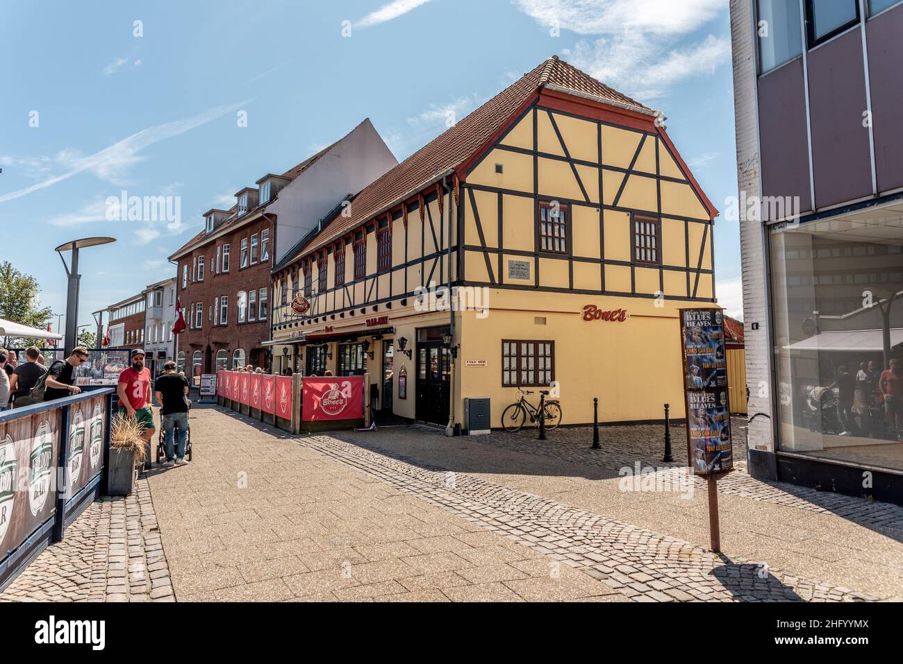Frederikshavn, Danemark - juillet 12 2019 : restaurant Bones à Havnegade. Banque D'Images