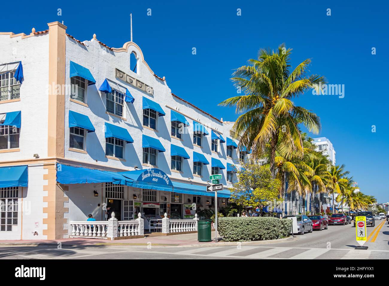 Hôtels sur Ocean Drive dans le quartier art déco de Miami Beach, Floride, États-Unis Banque D'Images