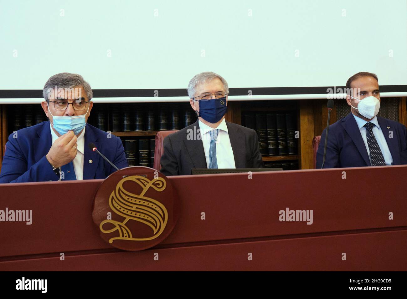 Mauro Scrobogna /Lapresse 22 juillet 2021 Rome, Italie politique Sénat - des commissions ont réuni le Trésor dans la photo: La ministre de l'économie Daniele Franco lors de l'audition sur des questions relatives à la réforme fiscale avec les présidents Luciano d'Alfonso et Luigi Marattini Banque D'Images