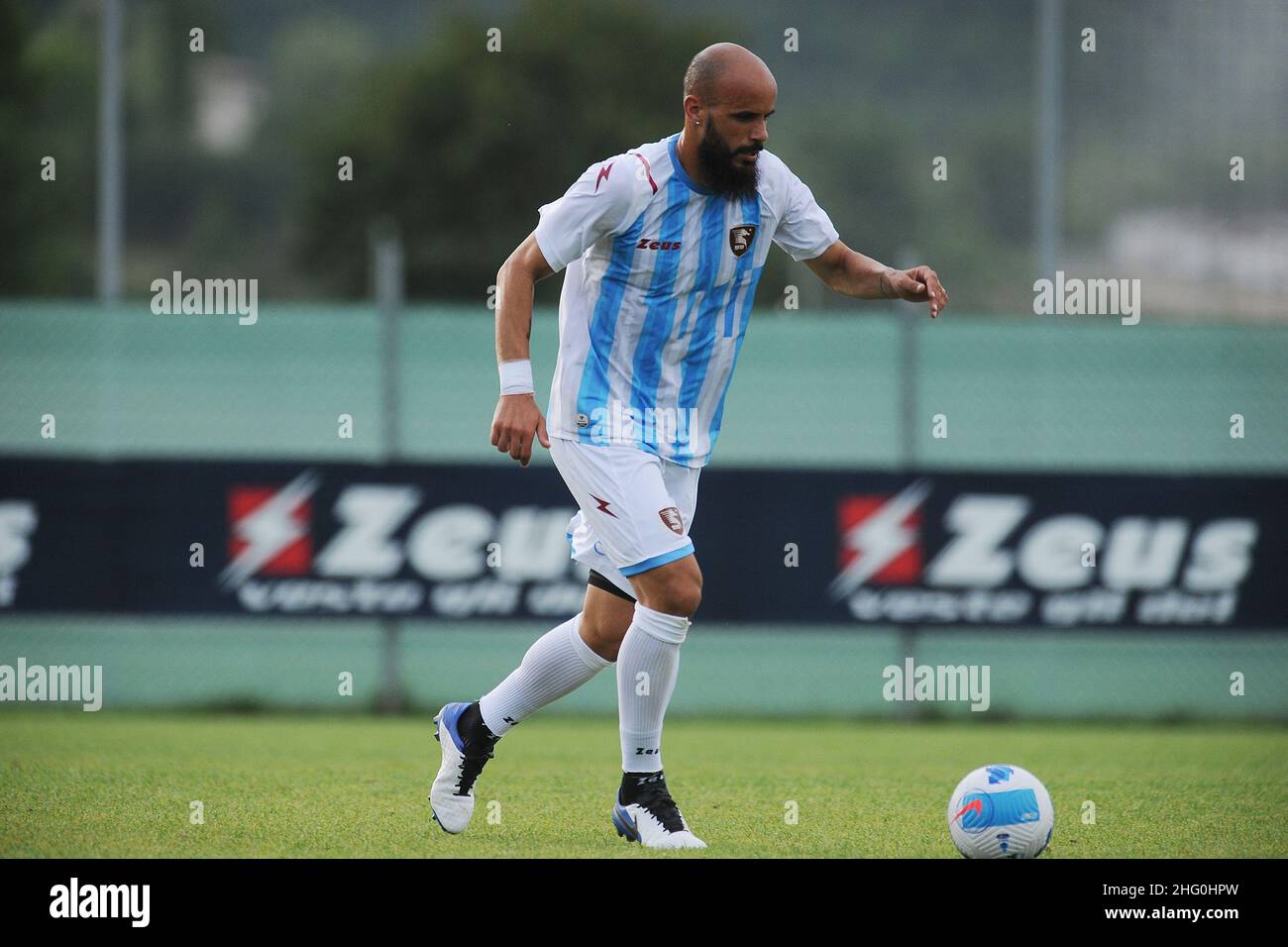 Foto Lapresse - Roberto Settonce 25 Luglio 2021Cascia (Pérouse) ItaliaSport CalcioCampionato série A 2021/2022Salernitana Gubbio AmiceCascia, campo sportivo Country House Hotel EliteNella foto:il giocatore della salernitana, Ramzi AyaPhoto Lapresse - Roberto Settonce 25th de JulyCascia (Pérouse) Italie Sport SoccerItalia Championship League ASalernitana Gubbio friendly MatchCascia (PG) Country House Hotel Eiite stadiumIn The pic: Joueur de salerntana Ramzi Aya Banque D'Images